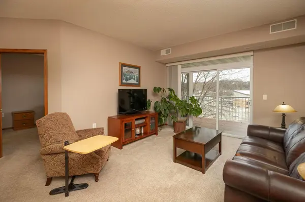1880 3rd Avenue NW #310, Rochester, MN 55901