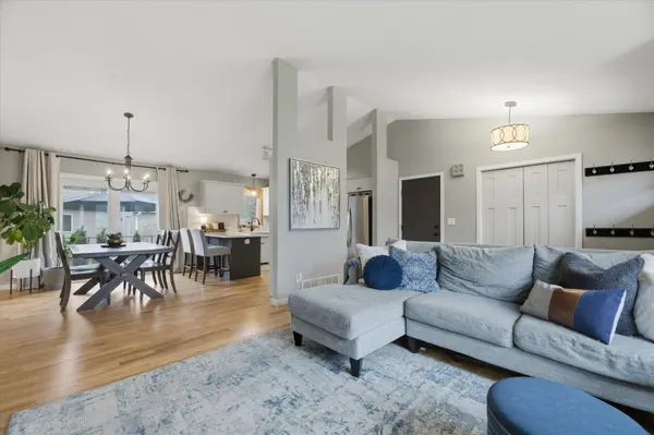 414 Maple Knoll WAY NW, Saint Michael, MN 55376