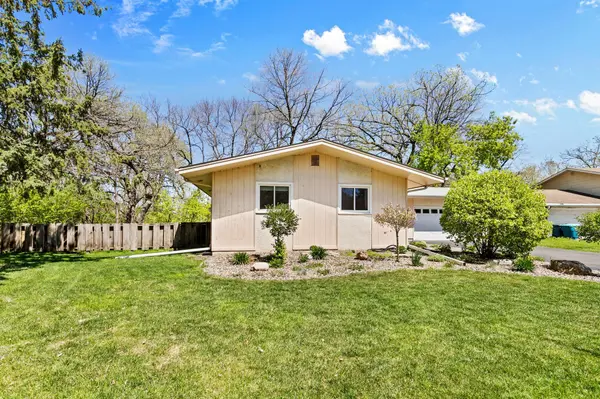 2119 Violet LN, New Brighton, MN 55112