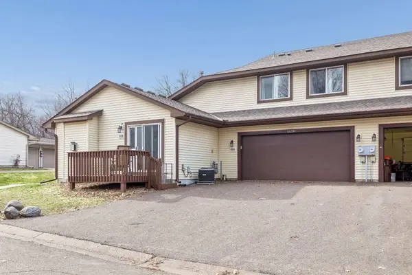 6690 Gretchen CT N, Oakdale, MN 55128