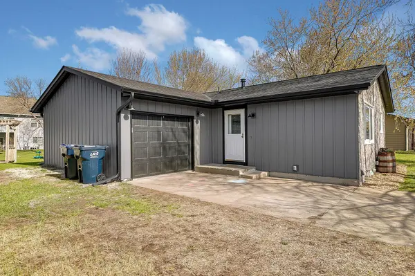 231 Crocus LN, Monticello, MN 55362