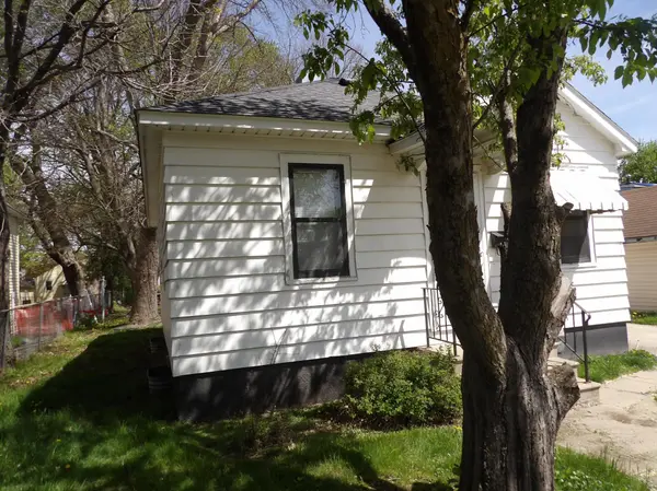 1204 4th AVE NW, Austin, MN 55912