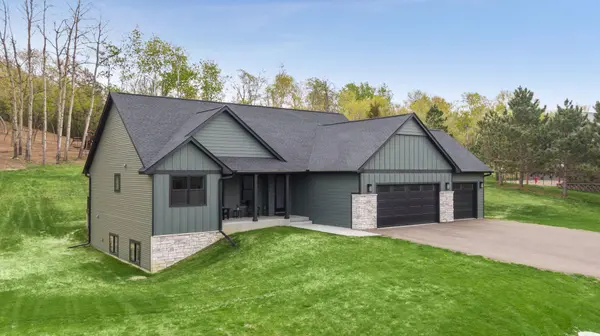 899 Gavin PASS, Hudson, WI 54016