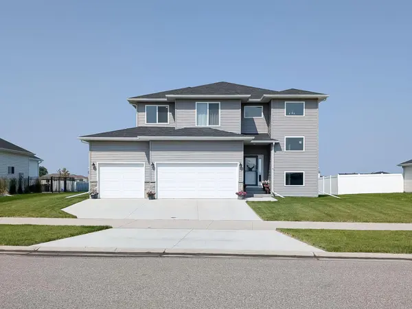 2828 12th ST W, West Fargo, ND 58078