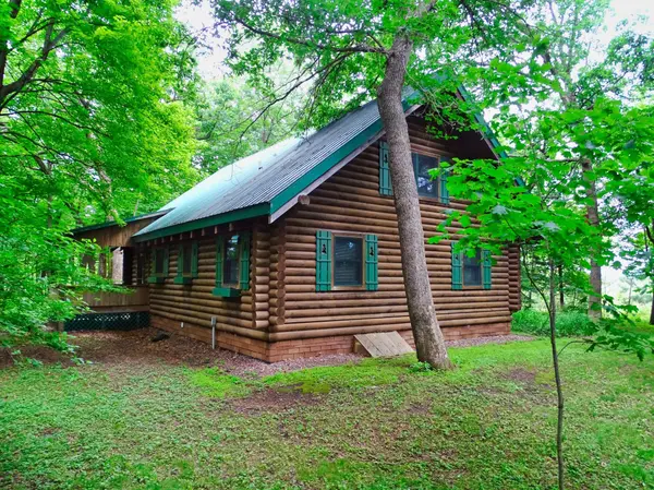 W7048 County Road D, Arkansaw, WI 54721