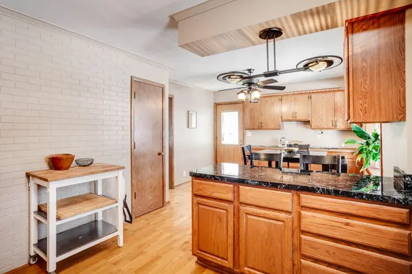 2722 Vale Crest RD, Crystal, MN 55422