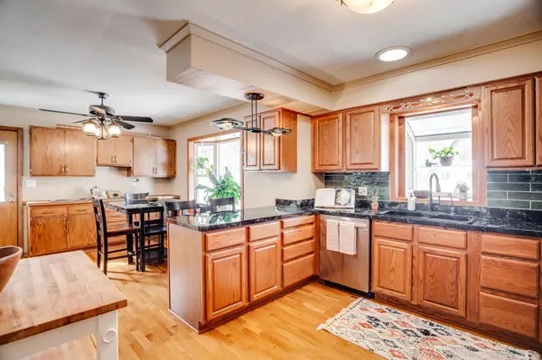 2722 Vale Crest RD, Crystal, MN 55422