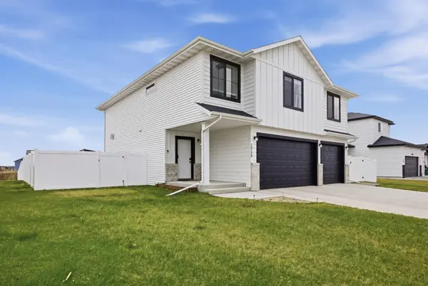 10158 Burgundy DR, Horace, ND 58047