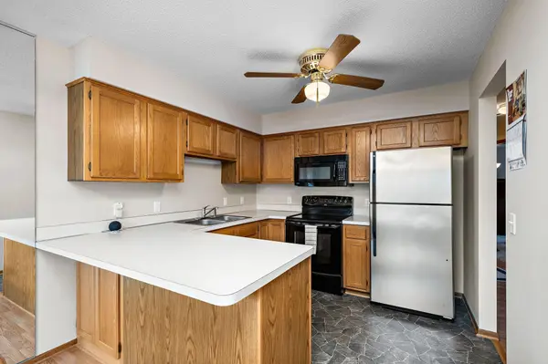 6213 Magda DR, Maple Grove, MN 55369