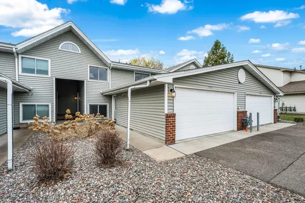 6213 Magda DR, Maple Grove, MN 55369