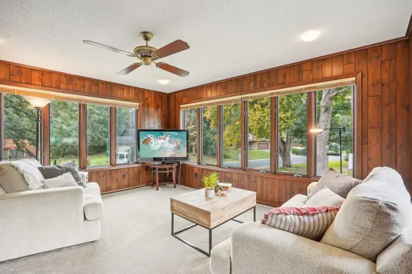 2067 Kings RD, Eagan, MN 55122