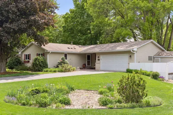 2124 Pleasant View DR, New Brighton, MN 55112