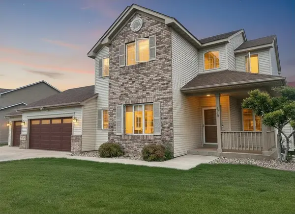 1013 Falcon WAY, Jordan, MN 55352