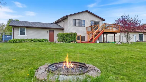 7916 Hallmark WAY, Apple Valley, MN 55124