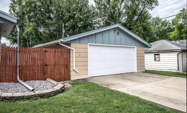 1000 8th ST, Farmington, MN 55024