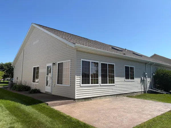 2869 35th ST S, Moorhead, MN 56560