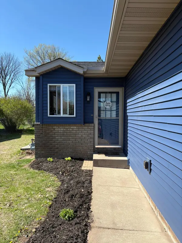 6088 Mill Run RD, Monticello, MN 55362