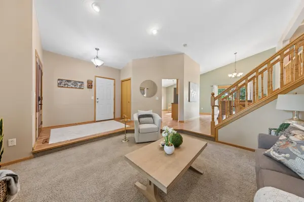 20704 Jaguar AVE, Lakeville, MN 55044