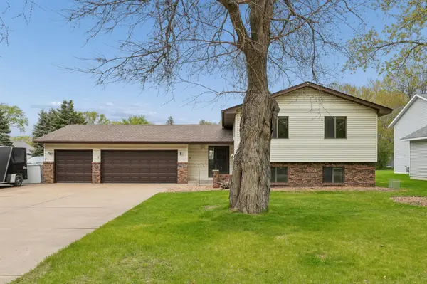 703 Cope AVE W, Roseville, MN 55113