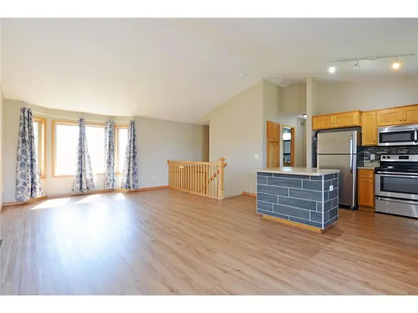 406 66th ST SW, Waverly, MN 55390