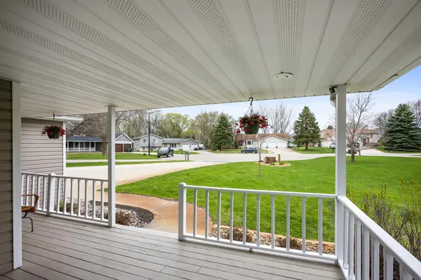 1506 Mc Auliffe PL NW, Alexandria, MN 56308
