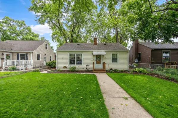14 Jackson AVE S, Hopkins, MN 55343