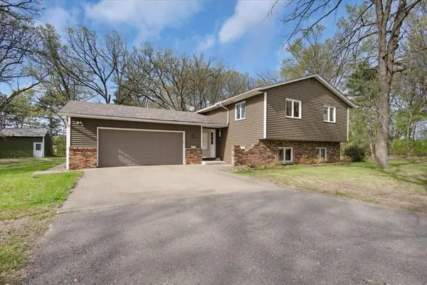 1825 203rd AVE NW, Oak Grove, MN 55011