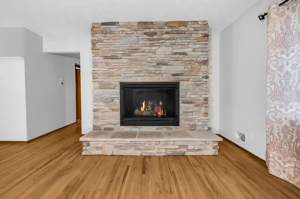 2013 Jade LN, Eagan, MN 55122