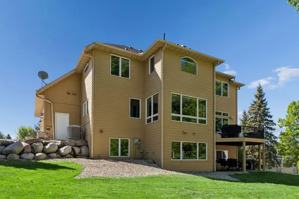 15208 Jeffers PASS NW, Prior Lake, MN 55372