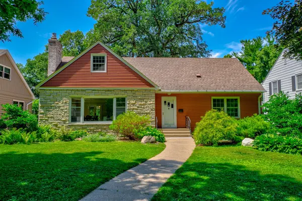 329 Stonebridge BLVD, Saint Paul, MN 55105