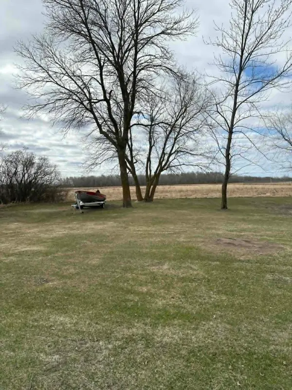 204 5th ST E, Lancaster, MN 56735