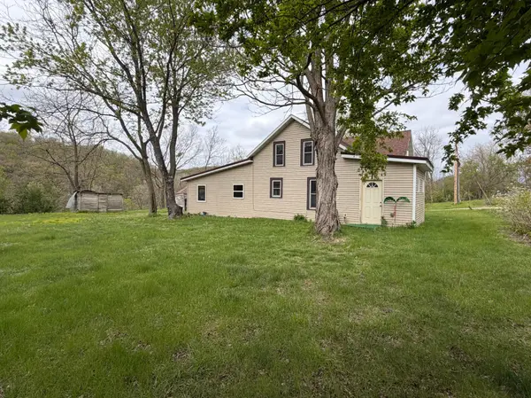 359 Hill ST E, Hammond, MN 55991