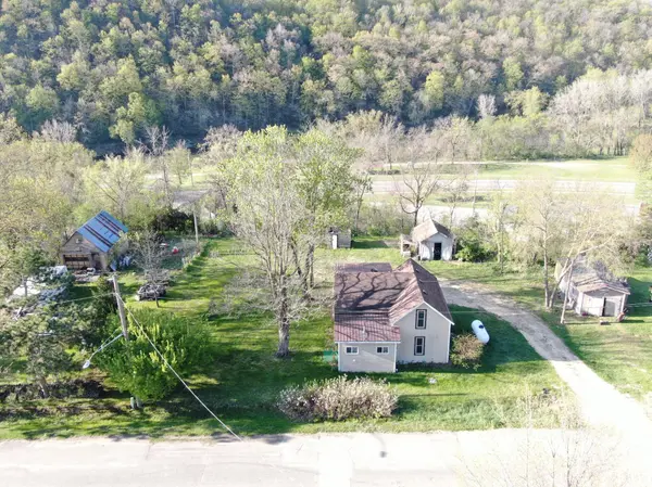 359 Hill ST E, Hammond, MN 55991