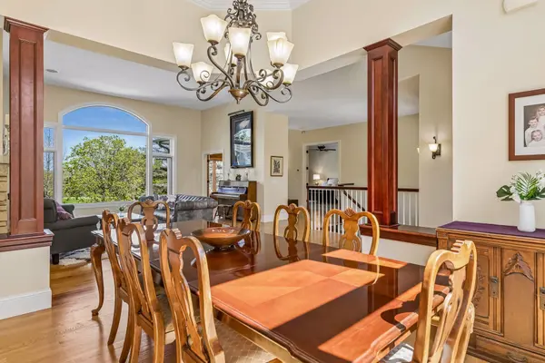 9251 Wedgewood PT, Woodbury, MN 55125