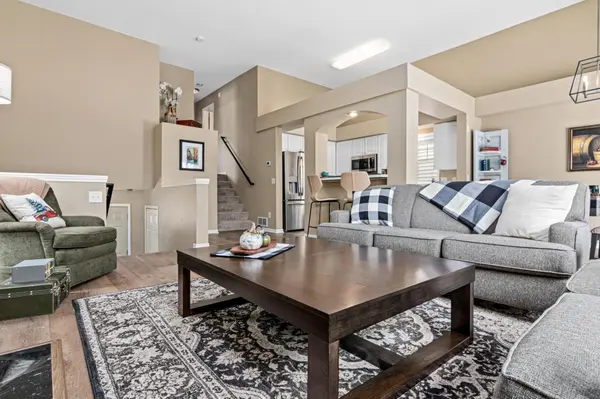 8728 N Bay DR, Chanhassen, MN 55317