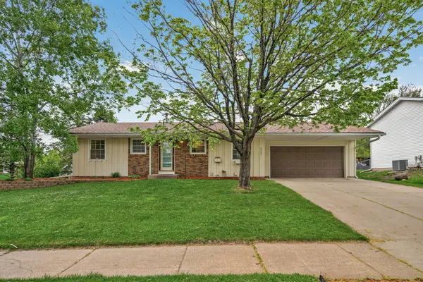 8380 Isle AVE S, Cottage Grove, MN 55016