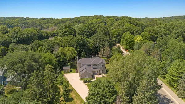 18339 Ridgewood RD, Minnetonka, MN 55345