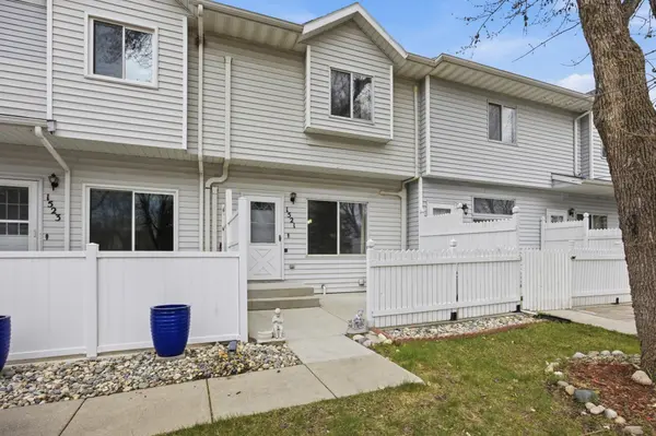1521 34 1/2 AVE S, Fargo, ND 58104