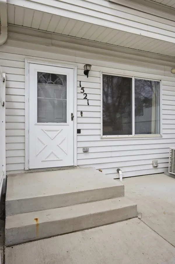 1521 34 1/2 AVE S, Fargo, ND 58104