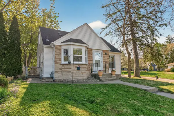 3200 Ewing AVE N, Robbinsdale, MN 55422