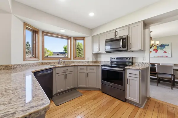 6989 Wyndham Alcove, Woodbury, MN 55125