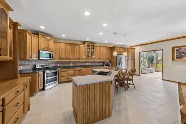 1441 Whitecap LN, Waconia, MN 55387
