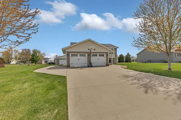 561 7th ST NW, Richmond, MN 56368