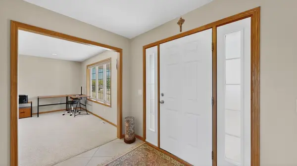 720 Riverwood CT, Elgin, MN 55932