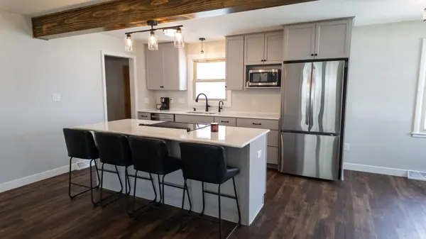 206 S Whitney ST, Marshall, MN 56258