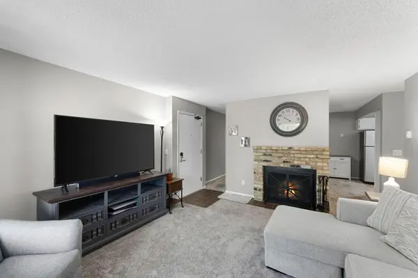 300 Shelard Pkwy #209, Saint Louis Park, MN 55426