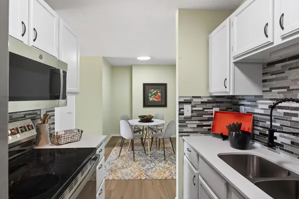 66 9th ST E #2102, Saint Paul, MN 55101