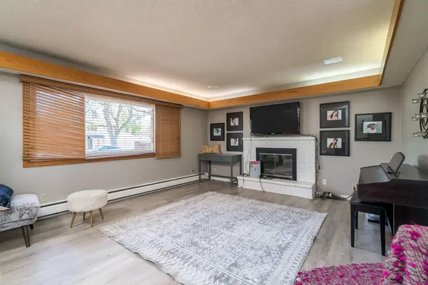 10940 Pioneer DR, Burnsville, MN 55337