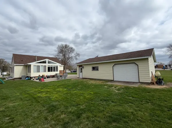 515 Oak ST N, Sauk Centre, MN 56378