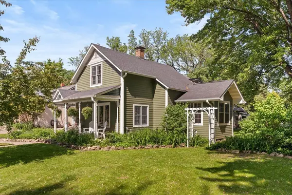 1215 4th AVE S, Stillwater, MN 55082